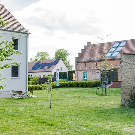 Premium Im Gaestehaus Trebnitz Apartment *